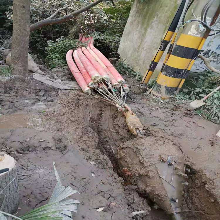 潜江铁路拖拉管